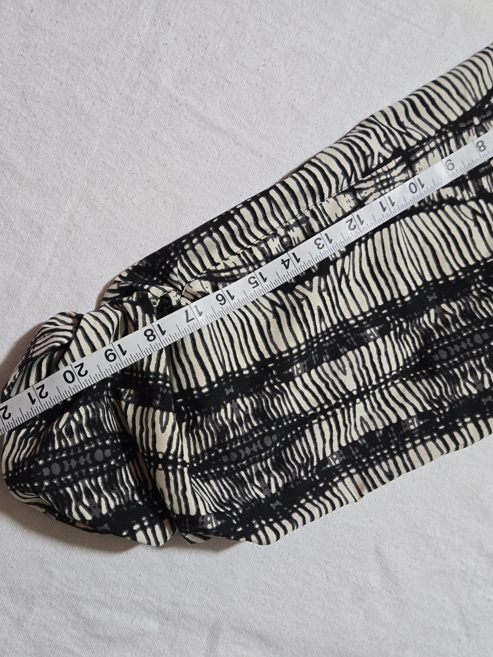 American Rag Black & Cream Patterned Capris - Picture 5 of 5